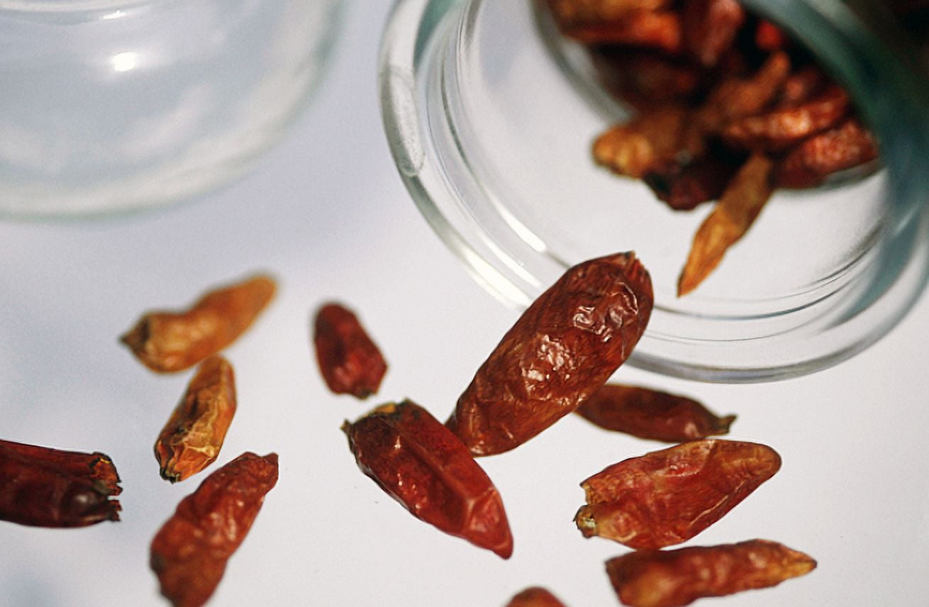 Whole Dried African Bird's Eye Chili Peppers Piri Piri Peri Peri